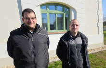 Stencinger Dávid és dr. Zsebő Sándor a házigazda Agrár- és Élelmiszeripari Kutató Központ szakemberei tartották az utolsó gyakorlati bemutatót az AEDIH Demo Day programon, 2026.02.27-én, Mosonmagyaróváron